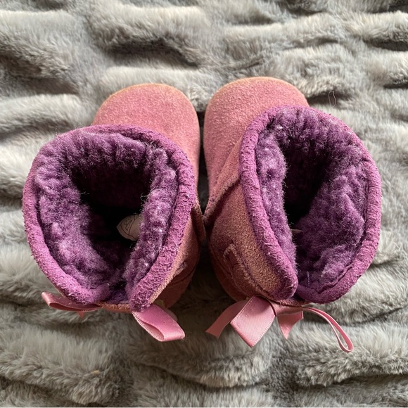 Ugg Purple Crib Booties - Picture 8 of 8
